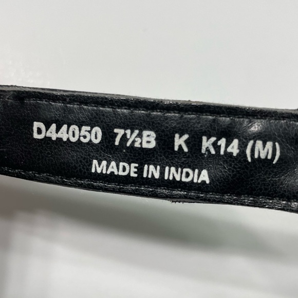 Cole Haan Grand Os Black Tstrap Sandals Size 7.5 - Picture 12 of 13